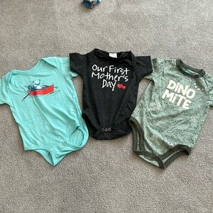 Onsie bundle of 3